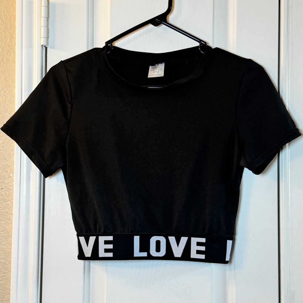 Women's Black Short Sleeved "Love" Stretch Athletic Workout Crop Top, Sz S/M‎